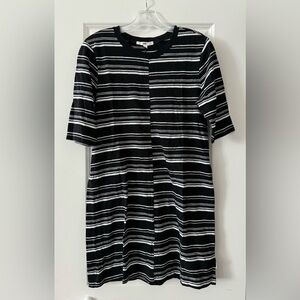 Vans women’s black and white dress. Size M. Could also be a tunic top! B&W.